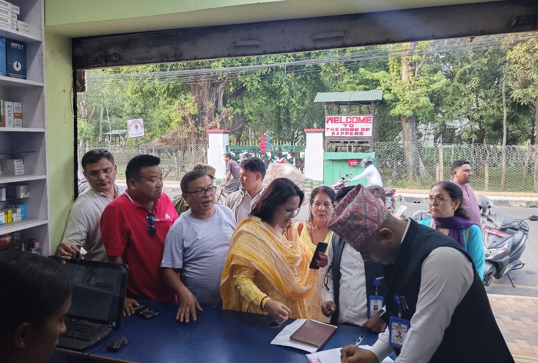 सिद्धार्थनगर नगरपालिकाको स्वास्थ्य संस्था र औषधि पसलमा अनुगमन