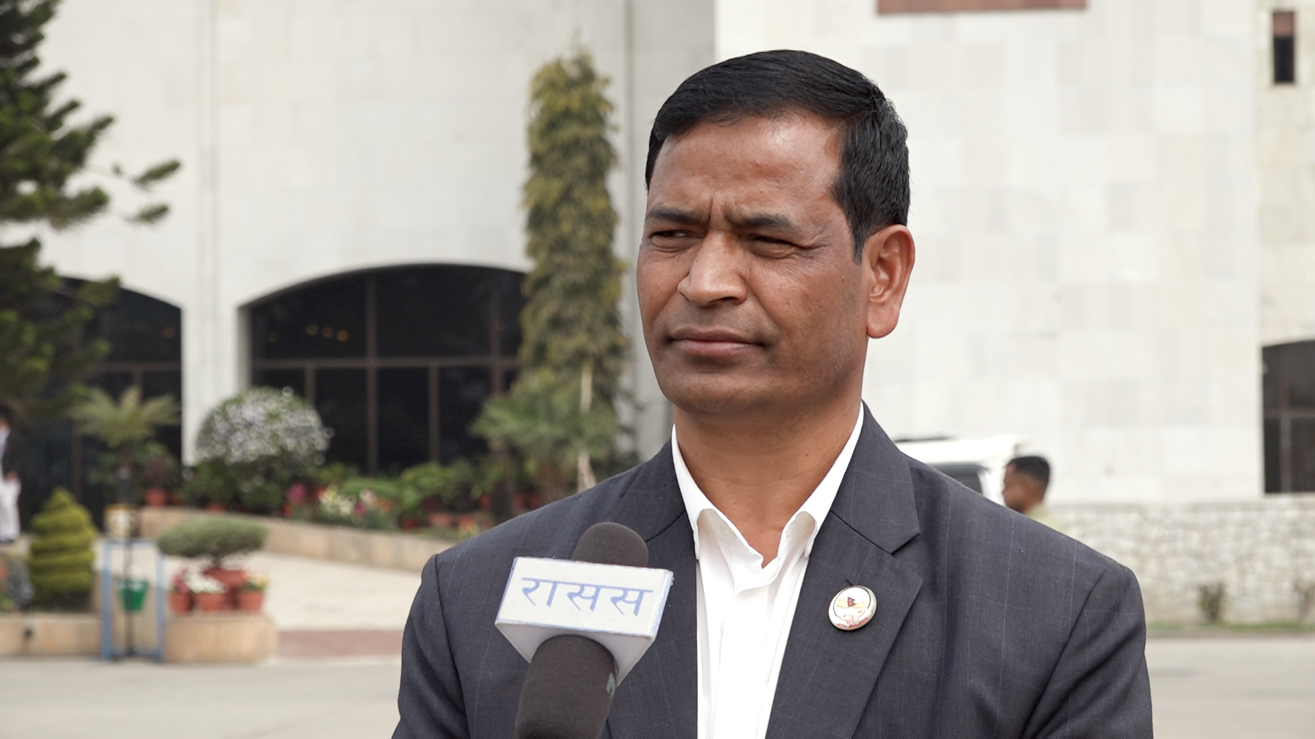 सांसद शाही भन्छन् :  'एनजिओको नाममा कर्णाली लुटियो'