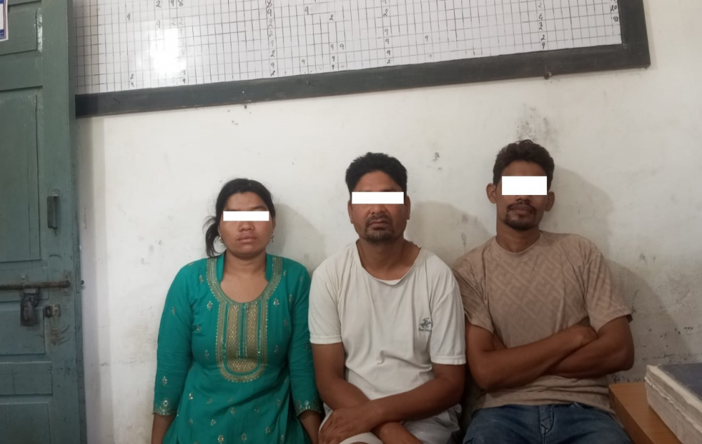 २ किलो ७१४ ग्राम अफिमसहित ३ जना पक्राउ