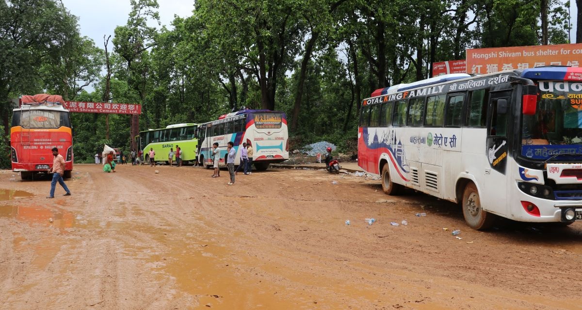 दाउन्ने–दुम्कीवास सडकको वैकल्पिक मार्गसमेत बन्द