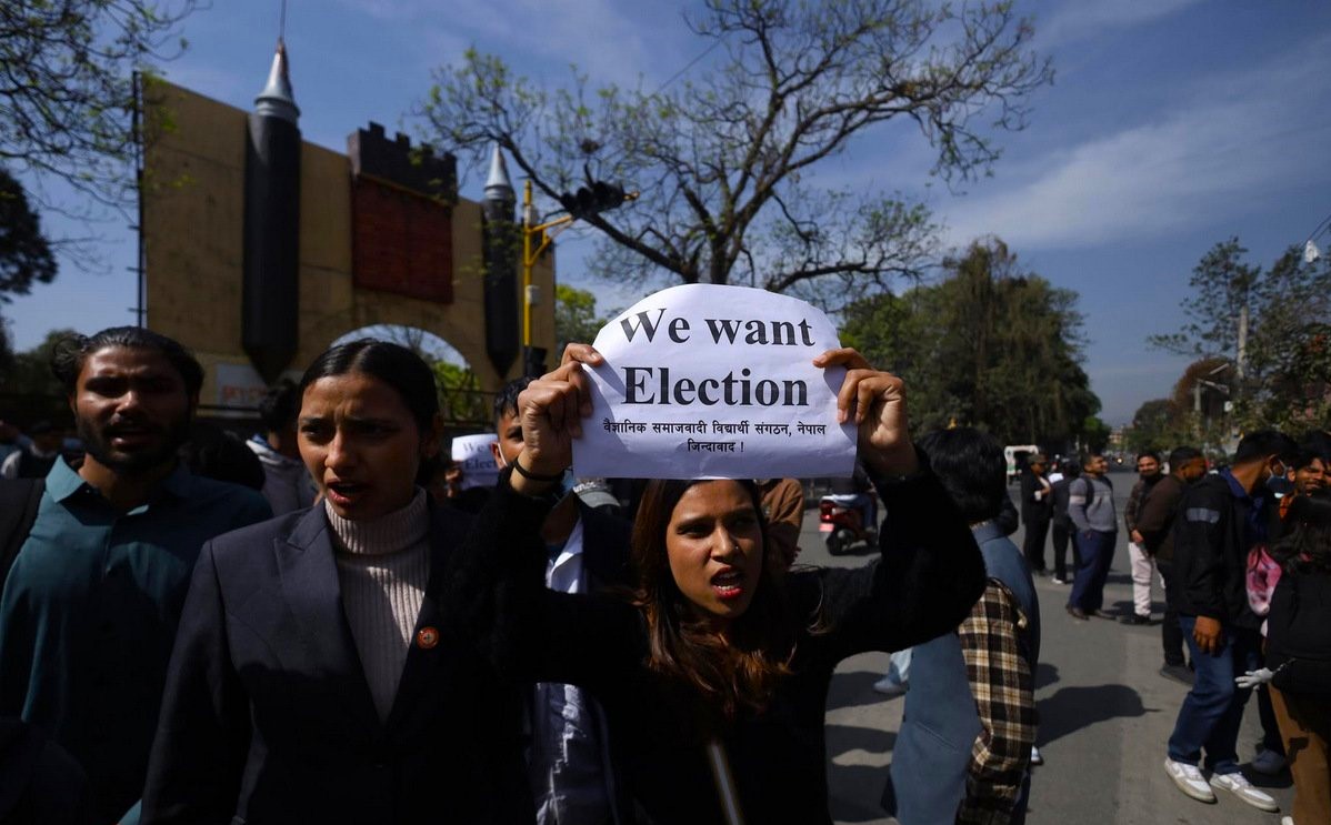 विद्यार्थीहरुद्वारा आरआर क्याम्पस अगाडी प्रदर्शन