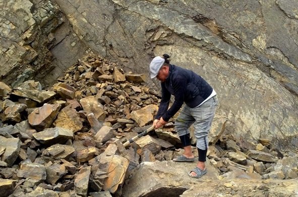 पहिरोले कोरला– कागबेनी सडक अवरुद्ध