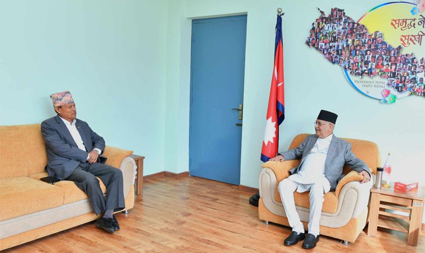 ओलीलाई भीम रावलको कटाक्ष: सुतेको र बिरामी भई काम गरेको समय पनि घटाउने कि ?