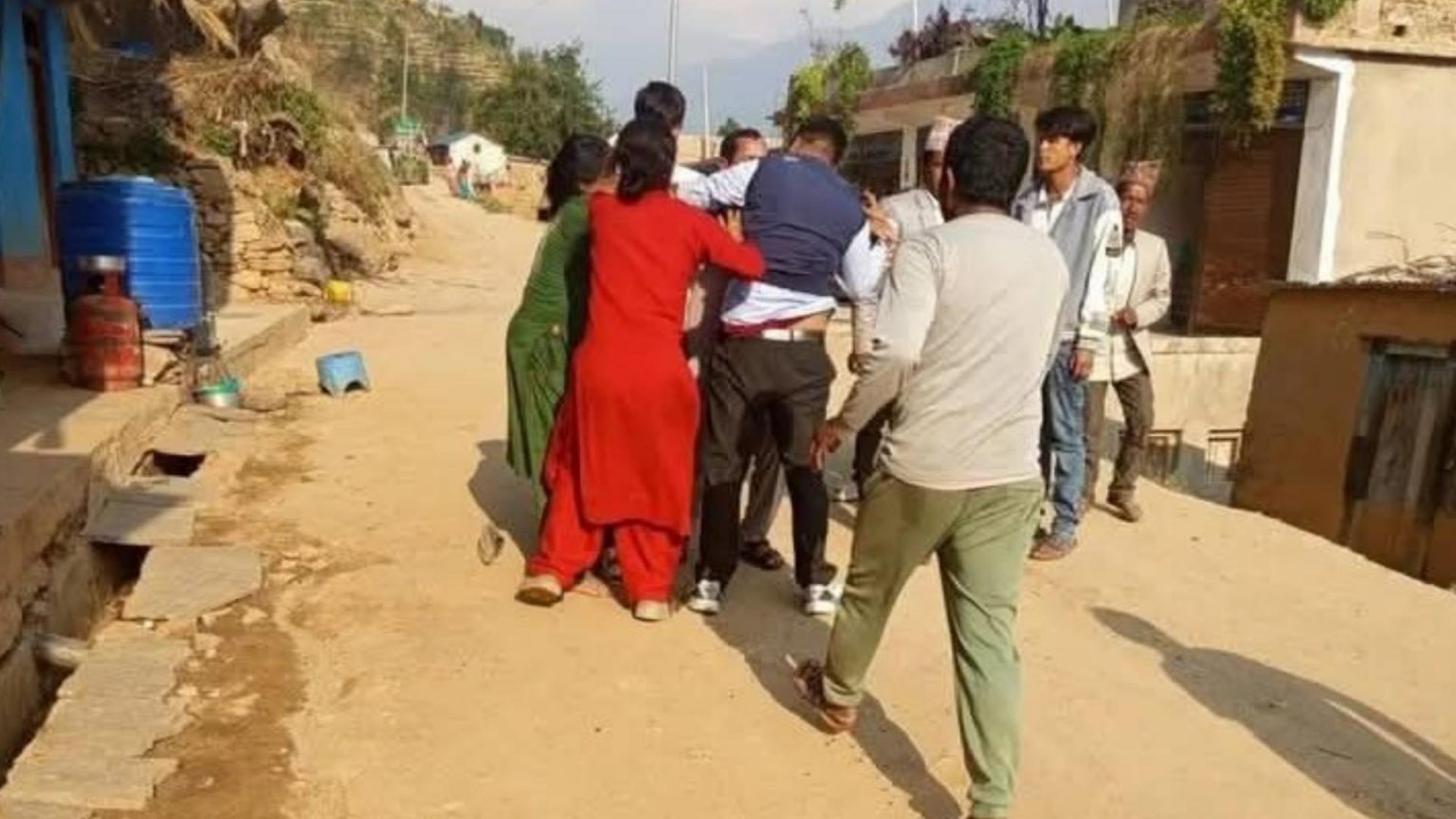 कालिकोटमा शिक्षकको कुटपिटबाट नगर सदस्य घाइते