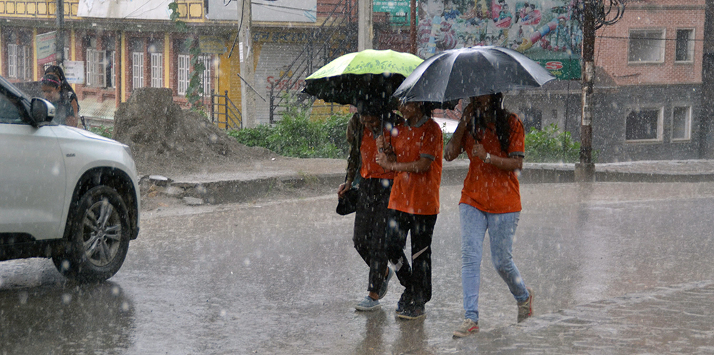 काठमाडौँमा बिहानैबाट वर्षा