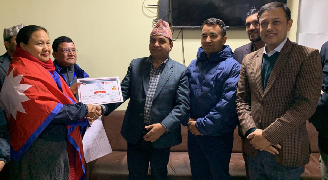 ठूला दललाई पराजित गर्दै रास्वपाकी रोजिना श्रेष्ठ विजयी