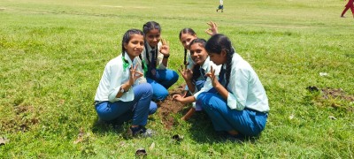 विश्व वातावरण दिवसमा सर्लाहीका विद्यालयहरूमा वृक्षारोपण