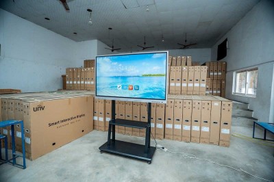 कामपाका विद्यालयमा ५० हजार घण्टा क्षमताको स्मार्ट बोर्ड जडान