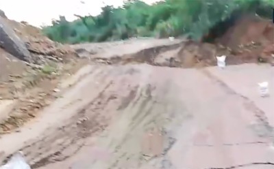 दाउन्नेमा पहिरो,  नारायणघाट बुटवल सडक अवरुद्ध