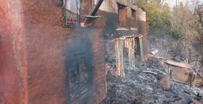 उनापानीको औल बस्तीमा  आगलागी हुँदा आठघर जलेर नष्ट