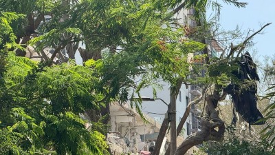 इरानी मिसाइल आक्रमणले इजरायलको तेल अभिभमा ठूलो क्षति, २७ घाइते