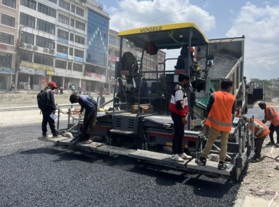 धुलिखेल–साँगा सडक खण्डको कालोपत्र सुरु