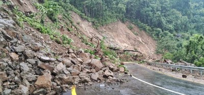 पहिरोका कारण कान्तिलोकपथ अवरुद्ध