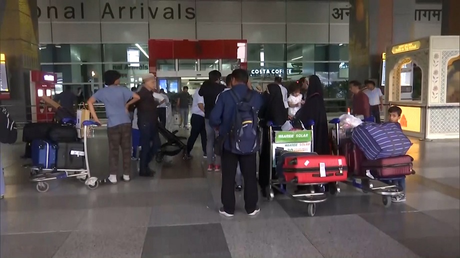 इरानबाट तीन नेपालीसहित २७२ जना दिल्ली फर्किए
