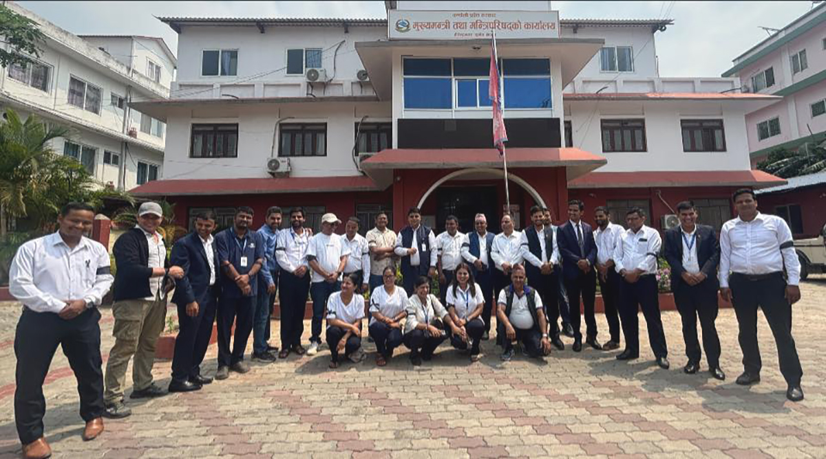 निजामती कर्मचारीद्वारा कालोपट्टी बाँधेर आन्दोलन सुरु