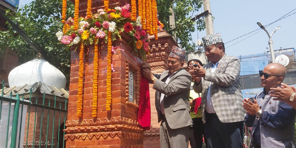 शताब्दीपुरुष सत्यमोहन जोशीको सालिक अनावरण